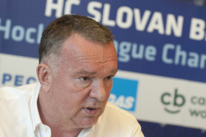 Ilustračný obrázok k článku Hokejový Slovan odvolal športového riaditeľa: Vo funkcii skončil Oldřich Štefl