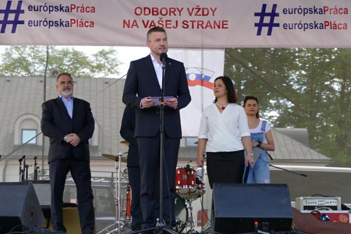 Ilustračný obrázok k článku Oslavy slovenských a českých odborárov: Pellegrini chce menej pracujúcich za minimálnu mzdu