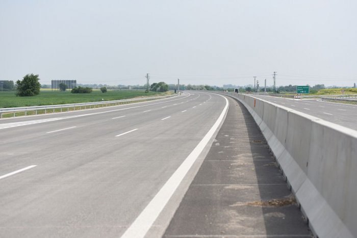 Ilustračný obrázok k článku Vodiči pozor: Diaľnica D1 v smere z Bratislavy do Trnavy je neprejazdná