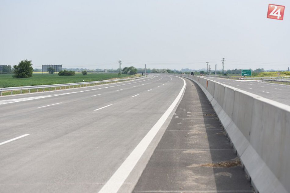 Ilustračný obrázok k článku Vodiči pozor: Diaľnica D1 v smere z Trnavy do Bratislavy je prejazdná v jednom pruhu