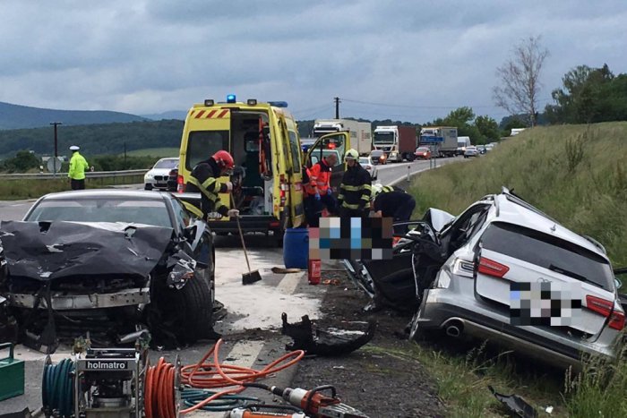 Ilustračný obrázok k článku FOTO: Tragická nehoda pri Lučenci: Vodič zrejme nerešpektoval stopku, nehodu neprežil