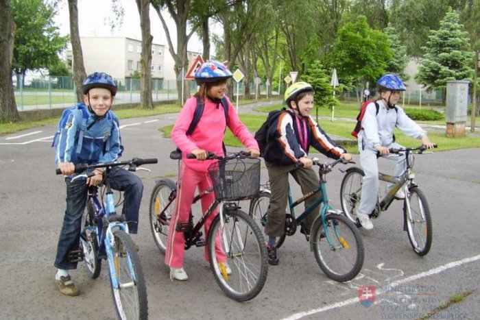 Ilustračný obrázok k článku Super motivácia pre žiakov: Ak prídu do školy na bicykli, dostanú žolíka od Sagana