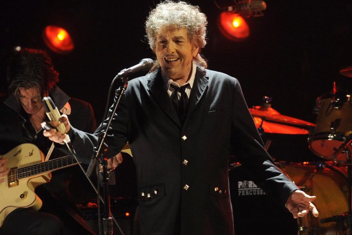 Ilustračný obrázok k článku RANNÁ ŠTVORKA: Vo štvrtok oslavuje 77. rokov známy spevák Bob Dylan, meniny má Ela