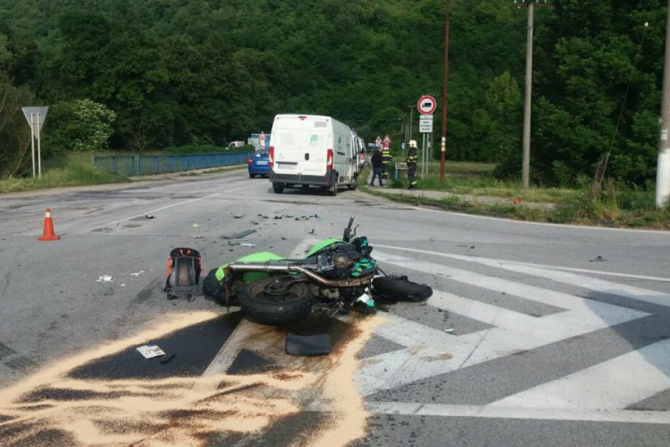 Ilustračný obrázok k článku FOTO z miesta: Vážna nehoda motorkára (31) na známej križovatke v Plešivci