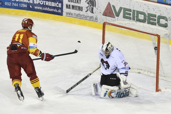 Ilustračný obrázok k článku Aj naďalej s Duklou Trenčín: Káder podporí aj dvojica známych útočníkov