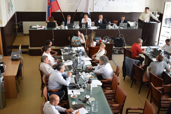 Ilustračný obrázok k článku Mesto Trenčín upozornila prokuratúra: Čo musí mestské zastupiteľstvo prijať?