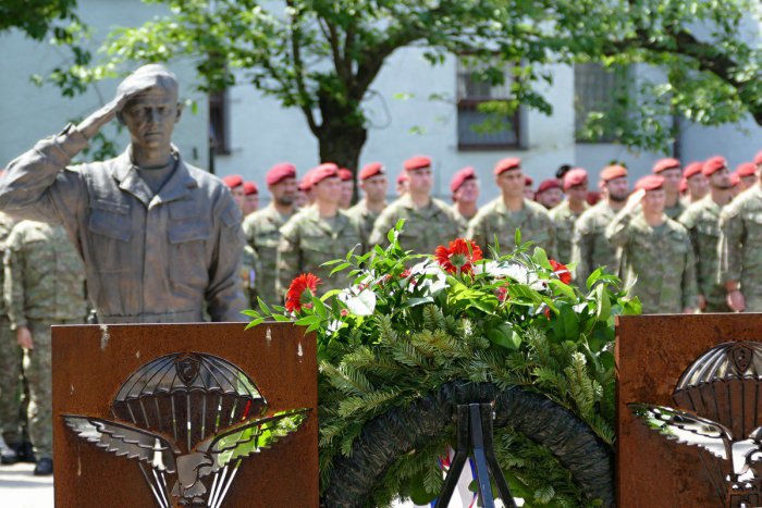 Ilustračný obrázok k článku Žilinský 5. pluk špeciálneho určenia oslávil 25 rokov, FOTO