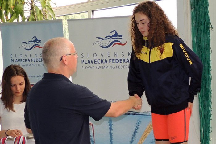 Ilustračný obrázok k článku Majstrovstvá Slovenska v plávaní juniorov? Sarah z PK Chemes si priviezla 2 medaily