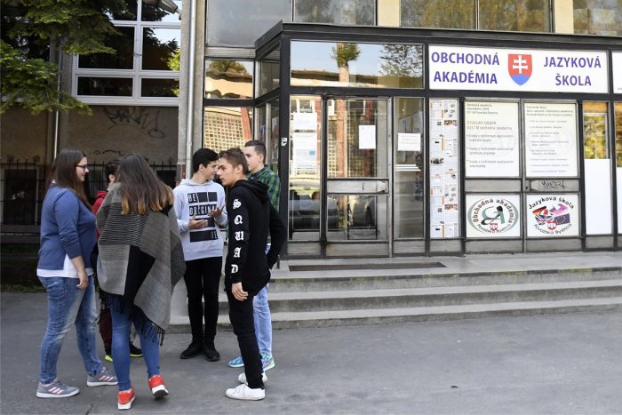 Ilustračný obrázok k článku Koniec riaditeľa Obchodnej akadémie v Bystrici: Ako to bude so školou ďalej?