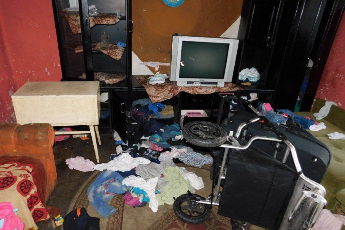 Ilustračný obrázok k článku FOTO: Špina a neporiadok: V takomto "domove" našla polícia šesť opustených súrodencov