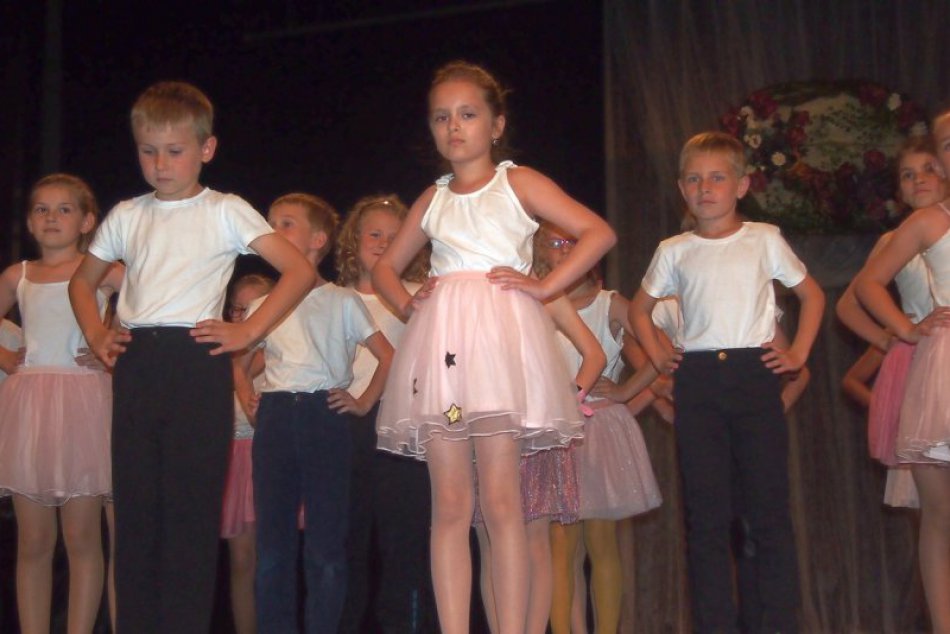Ilustračný obrázok k článku FOTO: Slávnostná akadémia Hviezdoslavky: Deti predviedli tanec aj kickbox