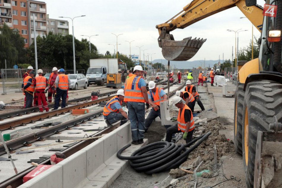 Ilustračný obrázok k článku Križovatku Žižkova-Štúrova-Kuzmányho chcú sprejazdniť do konca týždňa