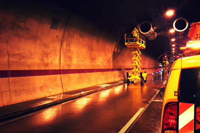 Ilustračný obrázok k článku V tuneli Sitina sa vznietilo vozidlo. Našťastie iba pri simulovanej nehode