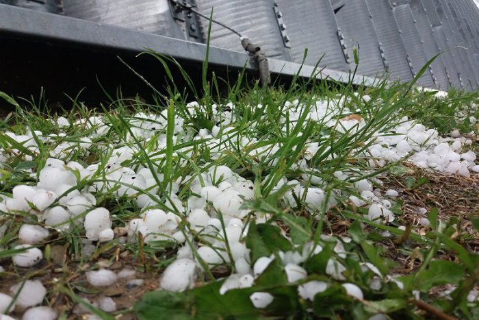 Ilustračný obrázok k článku VIDEO: V Košickom kraji padali obrovské krúpy, Zemplín bol pod vodou