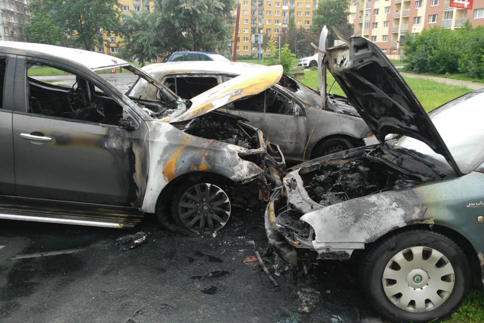 Ilustračný obrázok k článku FOTO: Vyčíňanie ohňa v Podlaviciach. Požiar zachvátil 3 autá