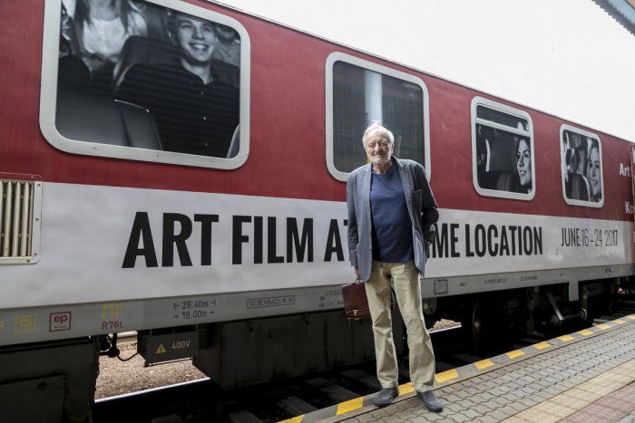 Ilustračný obrázok k článku Kino vo vlaku? Na trasu z Bratislavy do Košíc vypravia vozeň, v ktorom si pozriete skvelé filmy