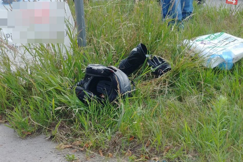 Ilustračný obrázok k článku V Radvani došlo k nehode auta s motocyklom. Na mieste sú 2 zranené osoby