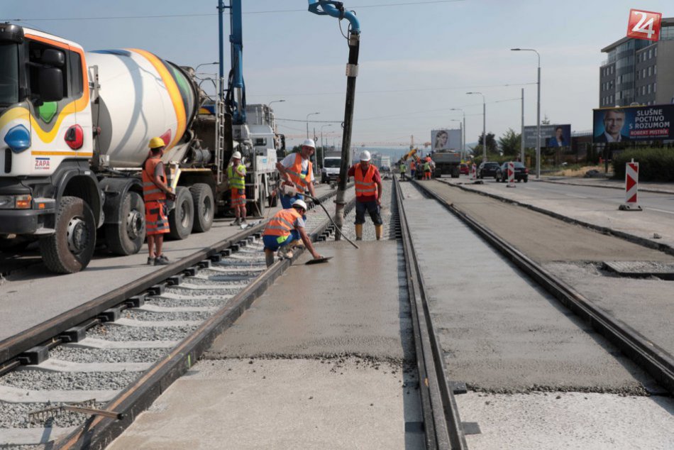 Ilustračný obrázok k článku FOTO: Ako pokračujú práce na modernizácii električkových tratí ? Fotky ukážu realitu