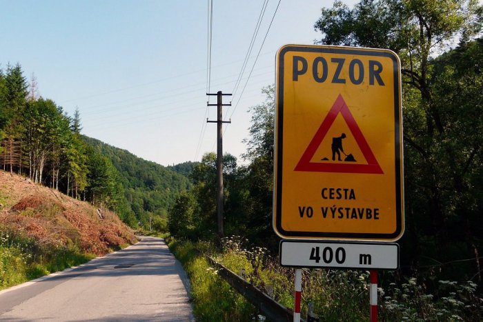 Ilustračný obrázok k článku Cestári opravia v kraji 48 havarijných úsekov: Kde prebehnú práce v okrese Prešov?