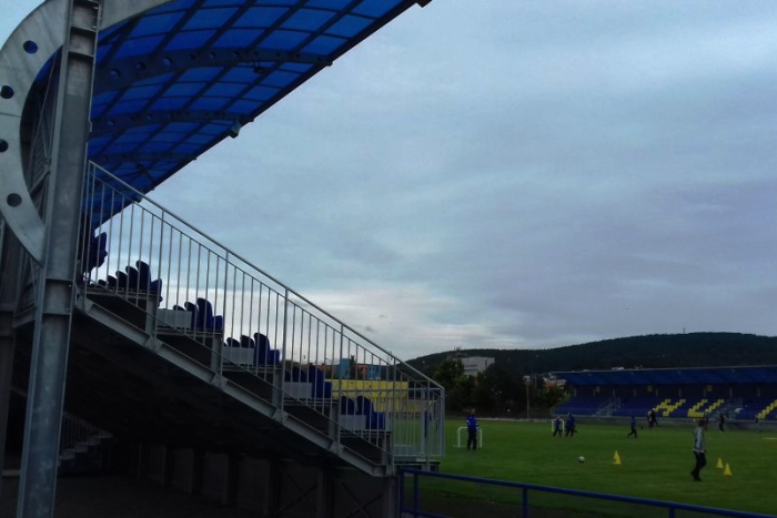 Ilustračný obrázok k článku Hlasovanie o novom futbalovom štadióne v Humennom: Sledujte, ako to napokon dopadlo