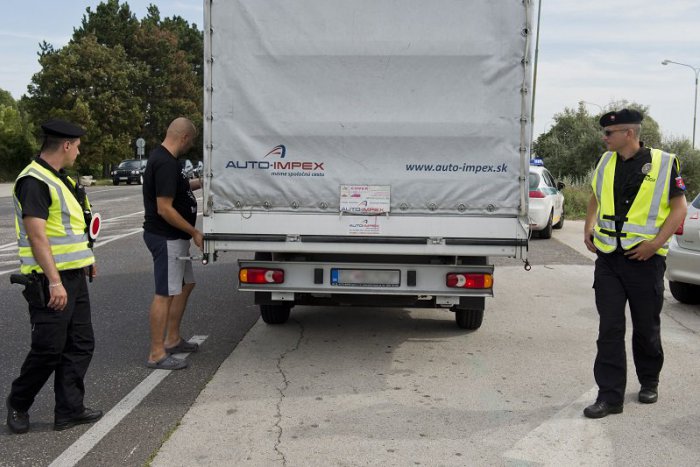 Ilustračný obrázok k článku Policajti na cestách: Hliadky budú kontrolovať premávku v okrese Lučenec