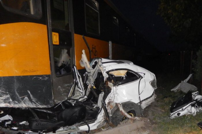 Ilustračný obrázok k článku SVET O SLOVENSKU: Tragická zrážka vlaku s autom