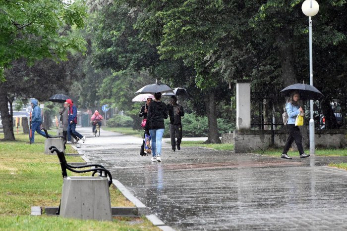 Ilustračný obrázok k článku RANNÁ ŠTVORKA: Víkend odštartuje zamračeným a daždivým počasím, meniny má Sabína