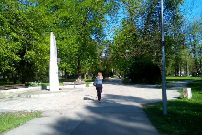 Ilustračný obrázok k článku Mesto zrekonštruuje cestu v parku Štefánika: Pozrite, kedy bude hotová, FOTO