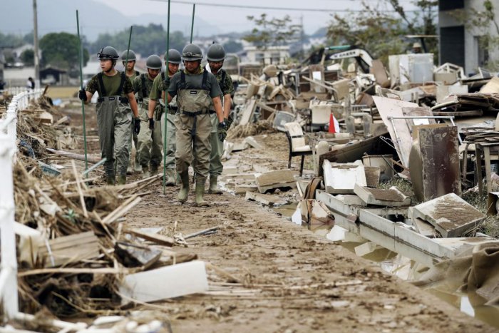 Ilustračný obrázok k článku Záplavy a zosuny pôdy: Ministerstvo odporúča zvážiť cestovanie do západnej časti Japonska