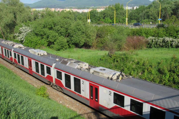 Ilustračný obrázok k článku Železnice upozorňujú cestujúcich: Na TOMTO úseku v okrese Prešov bacha na výluku
