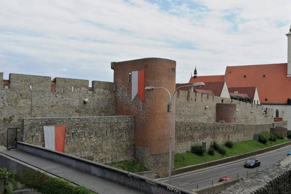 Ilustračný obrázok k článku Prechádzka minulosťou: Mestské hradby sú opäť otvorené z oboch strán