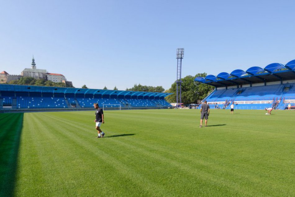 Ilustračný obrázok k článku Futbalový štadión v Nitre bude využívať viacero klubov: Jeho správu preberá MESTO