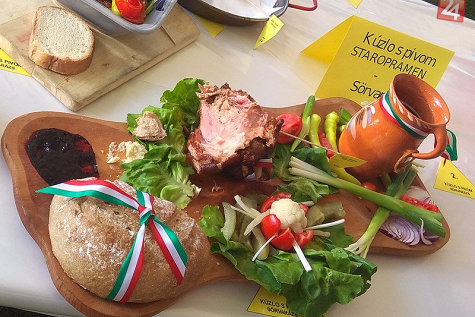 Ilustračný obrázok k článku Kotlíky v plnom nasadení: Gastrofest v Komoči prilákal tisíce návštevníkov, FOTO