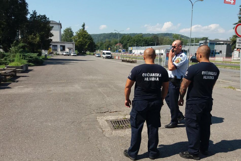 Ilustračný obrázok k článku FOTO: Okolie železničnej stanice vo Zvolene pod dohľadom polície aj občianskych hliadok