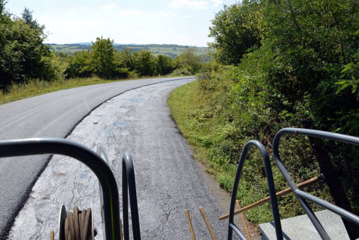 Ilustračný obrázok k článku FOTO: Lučenecké cesty pokryje nový asfalt, pribudnú kilometre bez dier