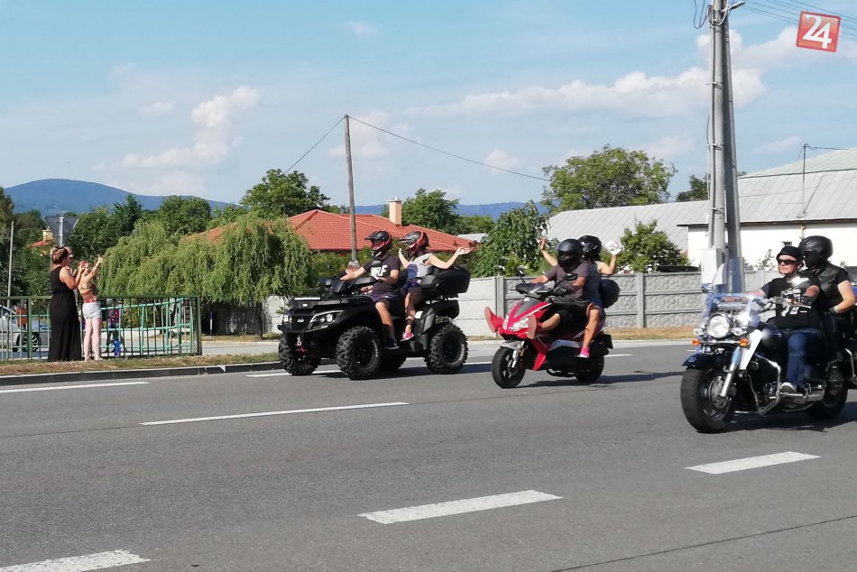 Ilustračný obrázok k článku Množstvo motorkárov vítali aj dediny v okolí Šíravy: Pozrite si FOTO a VIDEO