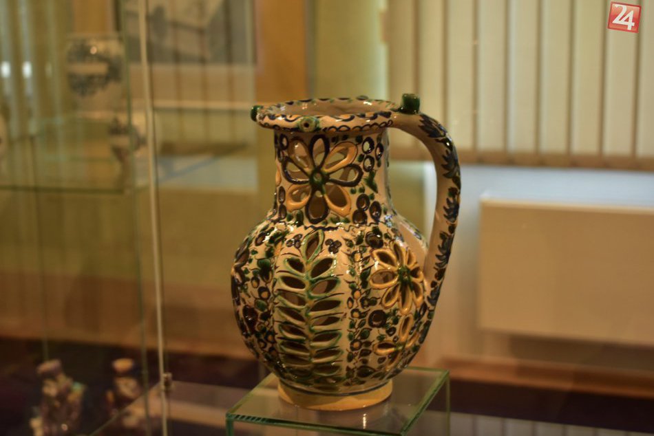Ilustračný obrázok k článku FOTO: Ako sa dá popíjať z deravého džbánu? Vo Východoslovenskom múzeu to zistíte!