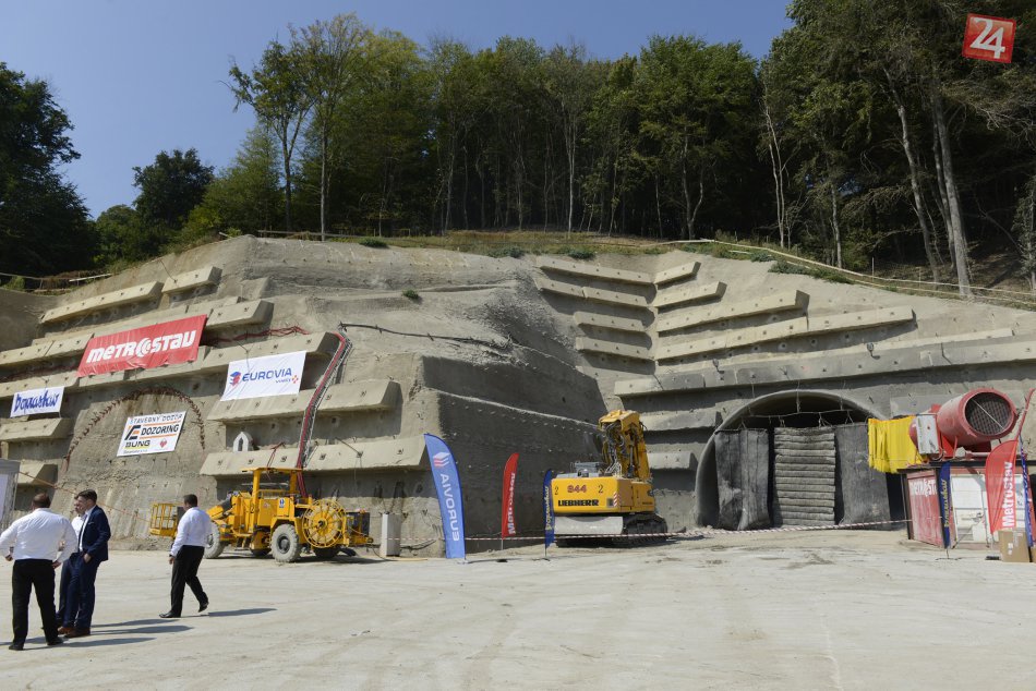 Ilustračný obrázok k článku Práce na výstavbe tunela Prešov postupujú: Informácie, ktoré vás budú zaujímať!