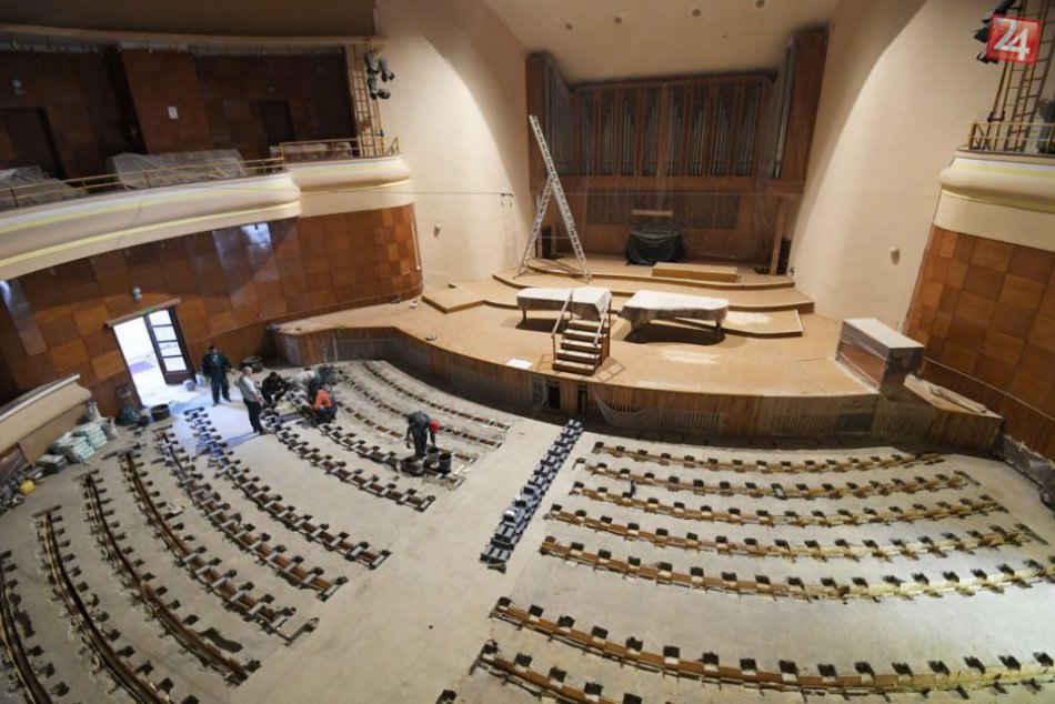 Ilustračný obrázok k článku FOTO: V koncertnej sále Domu umenia vymenia sedačky a obnovia odvetrávanie
