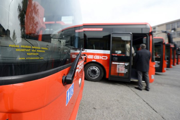 Ilustračný obrázok k článku Zmeny v prímestských spojoch: Upravili odchody a príchody niektorých liniek a školských autobusov