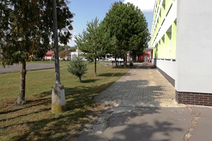 Ilustračný obrázok k článku FOTO z areálu ZŠ Kudlovská v Humennom: Na žiakov tam čaká novinka!
