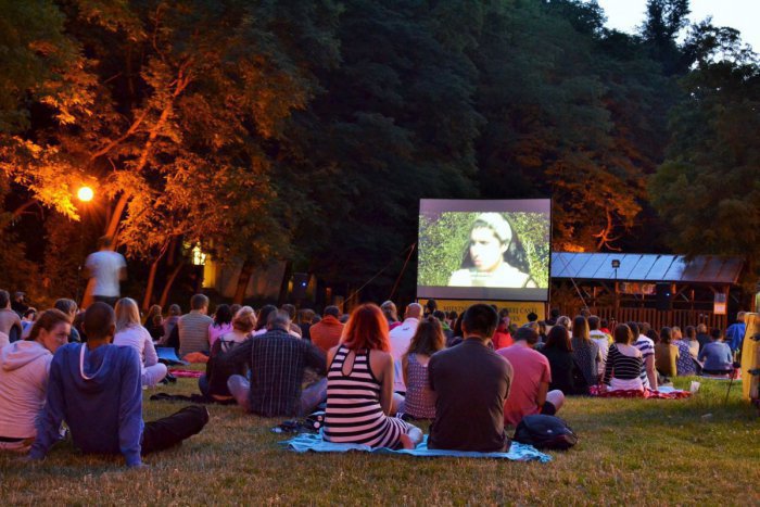 Ilustračný obrázok k článku Letné kino v Mikuláši: Na tieto filmy sa môžeme tešiť