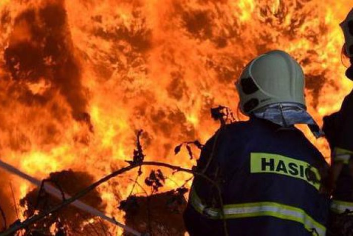 Ilustračný obrázok k článku V Slovenskej Ľupči horel rodinný dom: Jedna osoba vyviazla s popáleninami