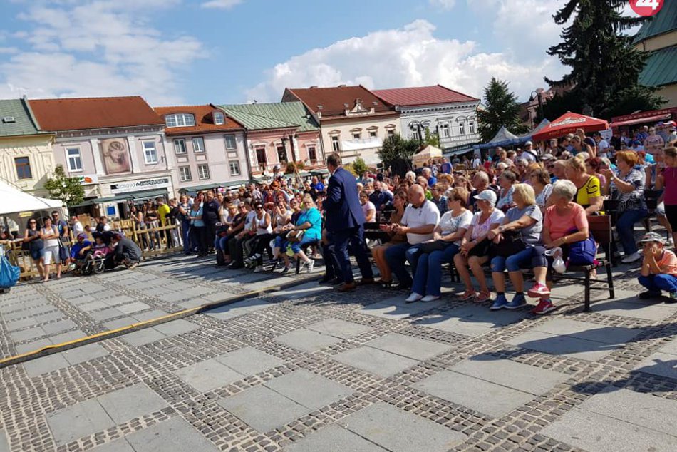 Ilustračný obrázok k článku V Mikuláši odštartoval Švábkafest: Pozrite si FOTO z námestia