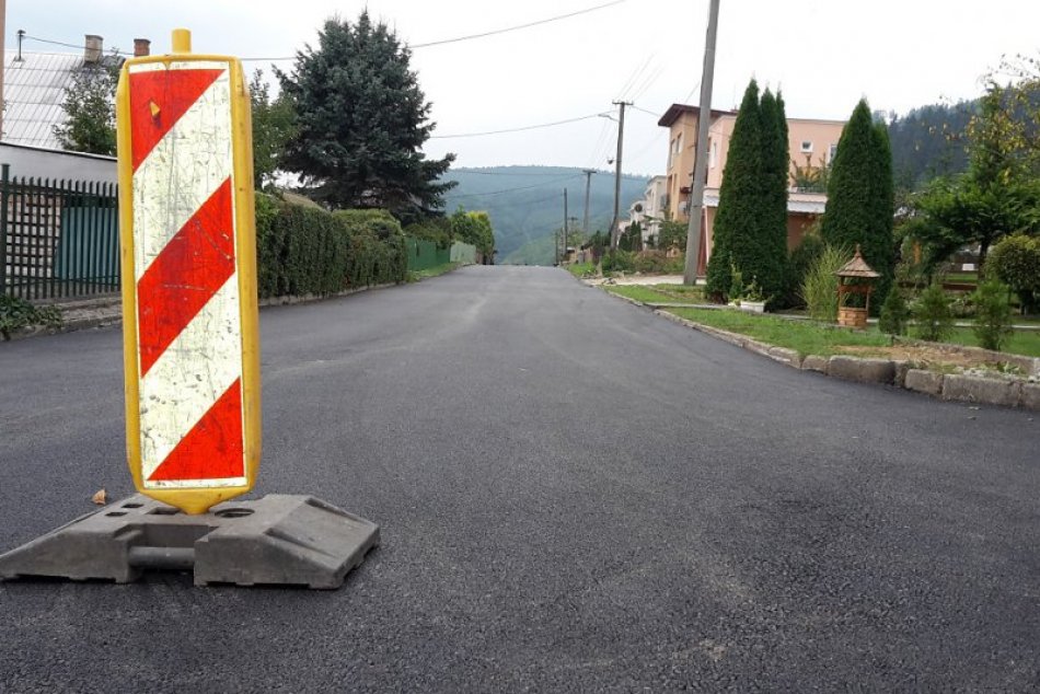 Ilustračný obrázok k článku Nový asfaltový koberec v Lendaku: Rekonštruovať sa budú aj ďalšie úseky v podtatranskej oblasti