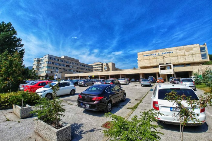 Ilustračný obrázok k článku Rožňavská nemocnica odštartovala rozsiahlu prestavbu: Pribudne moderný urgentný príjem! FOTO