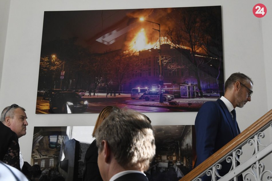Ilustračný obrázok k článku FOTO: Akademický rok na UPJŠ začal vo vynovenej budove, ktorú pred časom zasiahol požiar