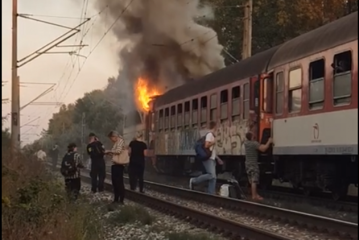 Ilustračný obrázok k článku VIDEO: Požiar rušňa pri Šali ochromil vlakovú dopravu