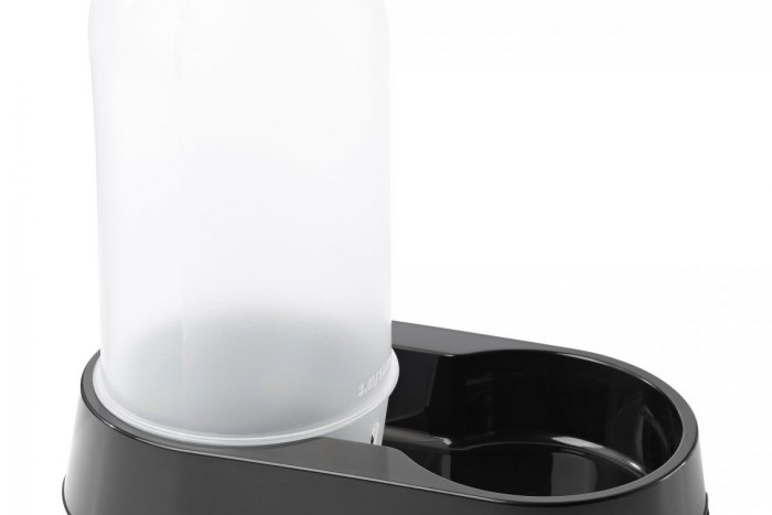 Ilustračný obrázok k článku Známa predajňa sťahuje z trhu napájadlo: Domácim zvieratám mohlo hroziť zadusenie