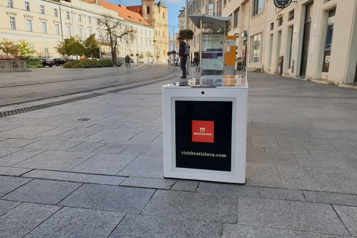 Ilustračný obrázok k článku Bratislava je jediným miestom na svete s novými a vylepšenými smart urban lavičkami